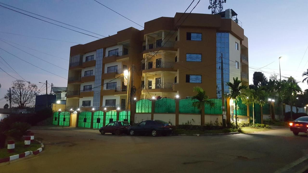 Residences Hotelieres Micheline Et Emile Bastos Яунде Экстерьер фото