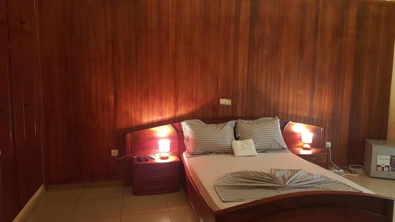 Residences Hotelieres Micheline Et Emile Bastos Яунде Экстерьер фото