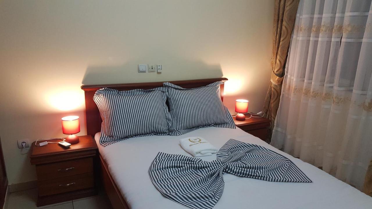 Residences Hotelieres Micheline Et Emile Bastos Яунде Экстерьер фото