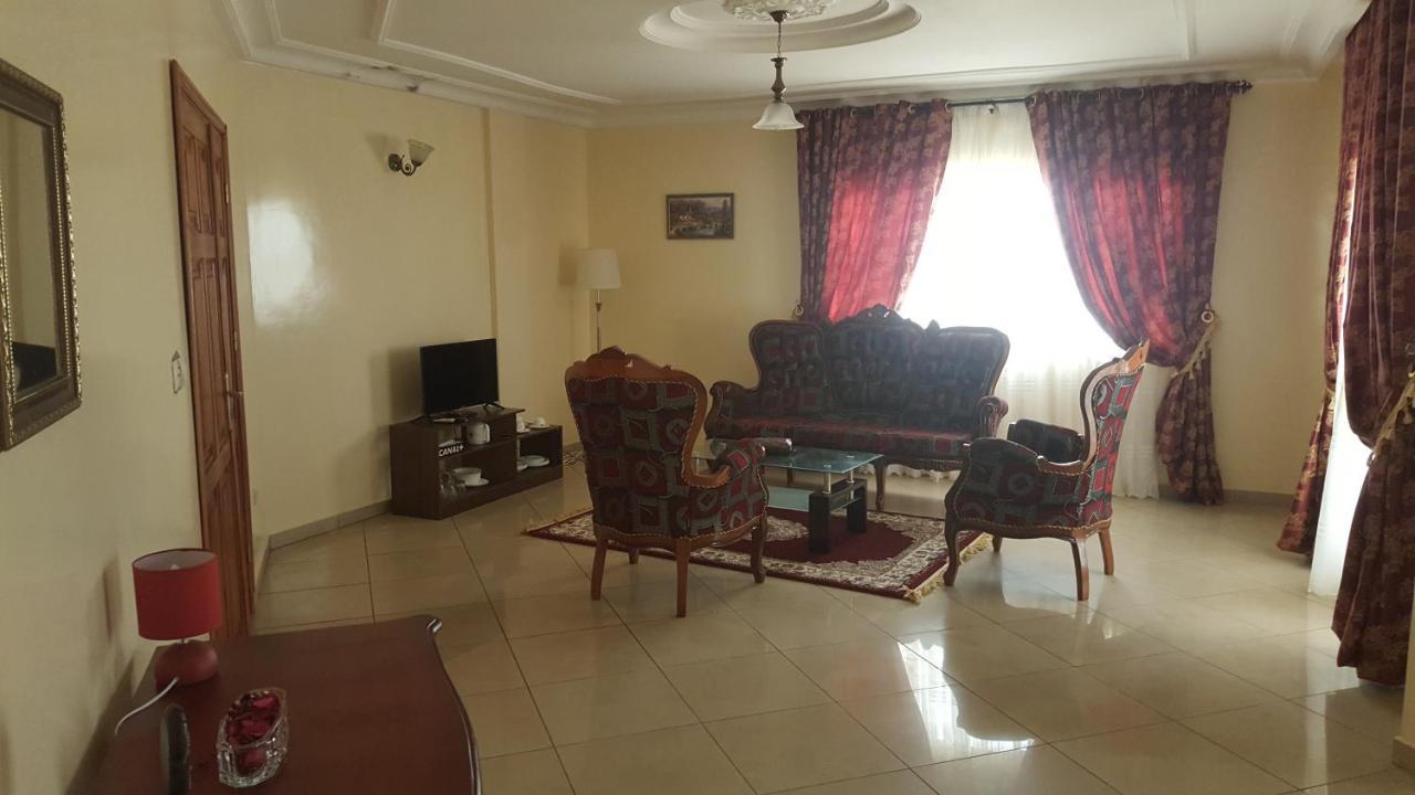 Residences Hotelieres Micheline Et Emile Bastos Яунде Экстерьер фото