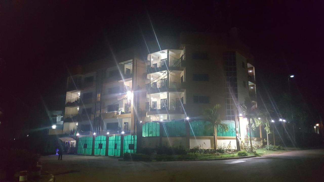 Residences Hotelieres Micheline Et Emile Bastos Яунде Экстерьер фото